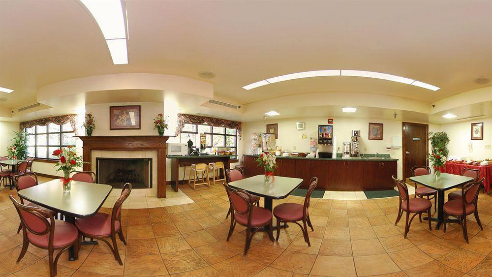 Clarion Inn & Suites Northwest Indianapolis Ngoại thất bức ảnh