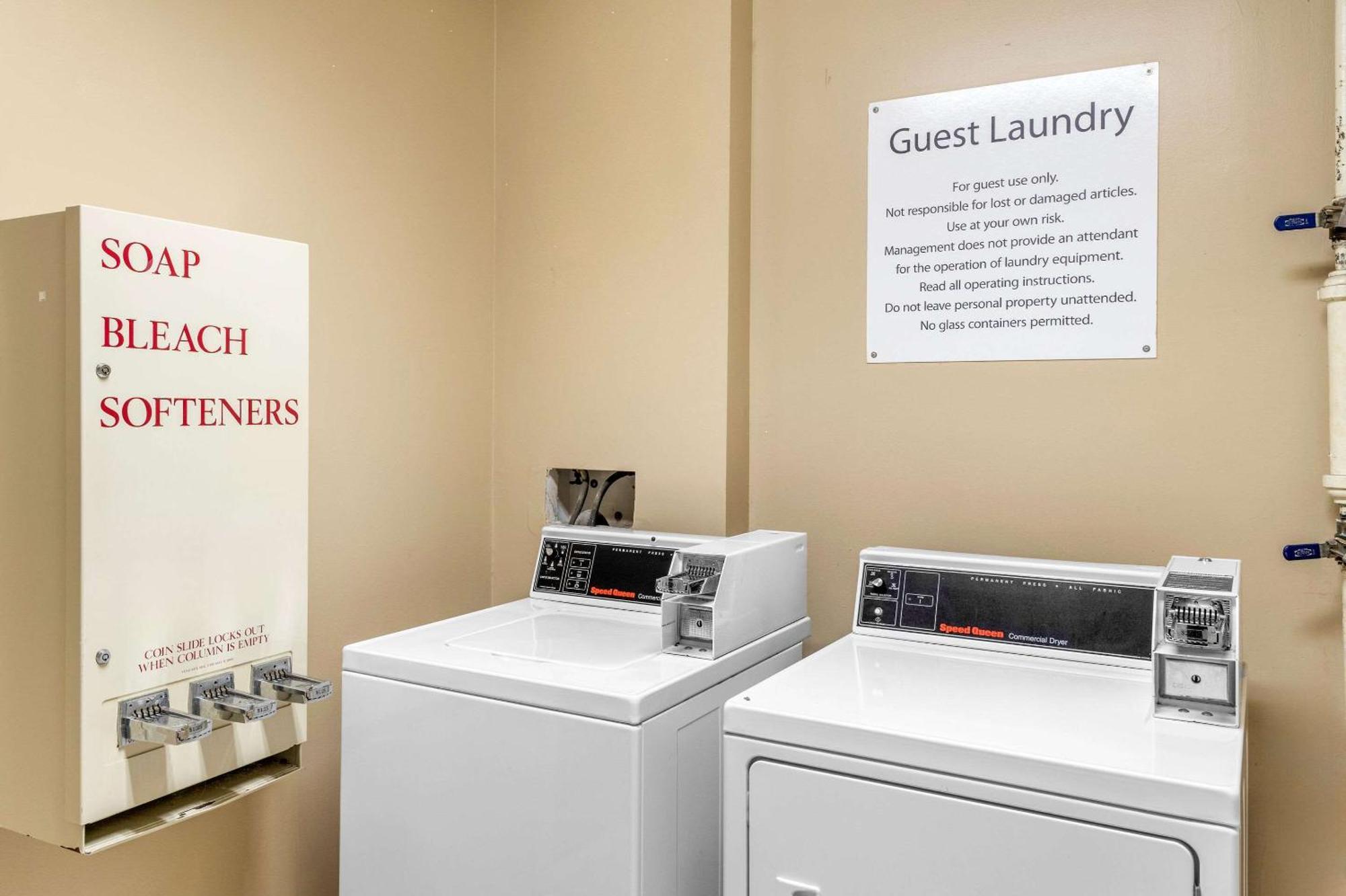 Clarion Inn & Suites Northwest Indianapolis Ngoại thất bức ảnh