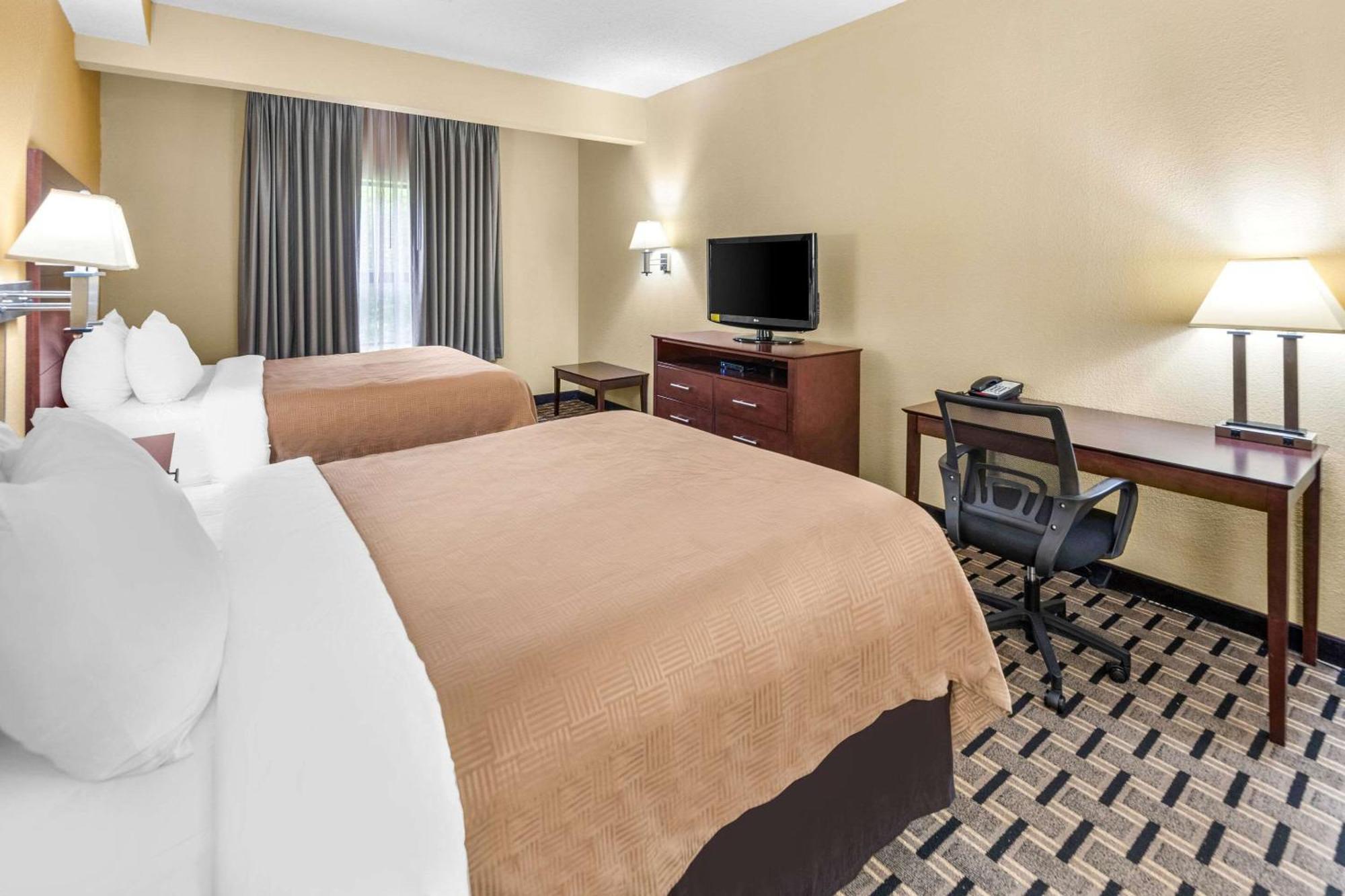 Clarion Inn & Suites Northwest Indianapolis Ngoại thất bức ảnh