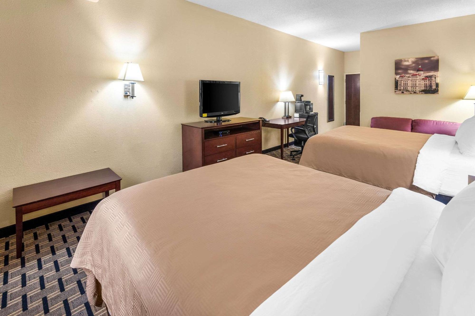 Clarion Inn & Suites Northwest Indianapolis Ngoại thất bức ảnh