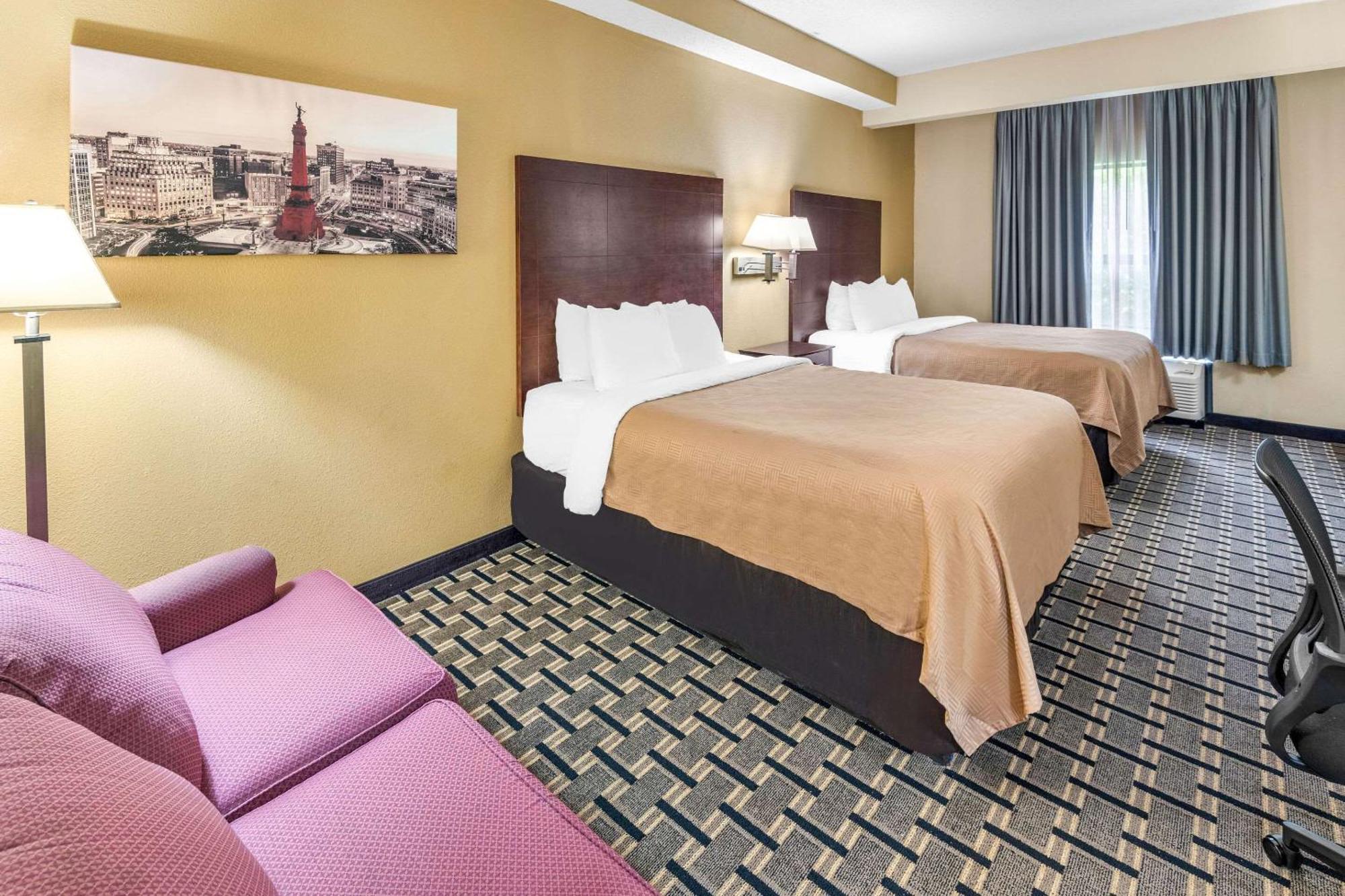 Clarion Inn & Suites Northwest Indianapolis Ngoại thất bức ảnh