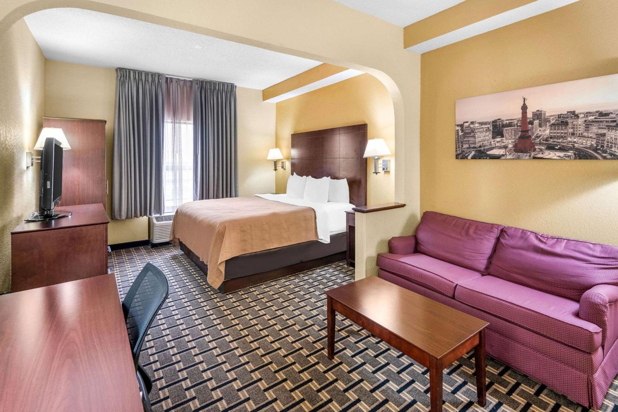 Clarion Inn & Suites Northwest Indianapolis Ngoại thất bức ảnh